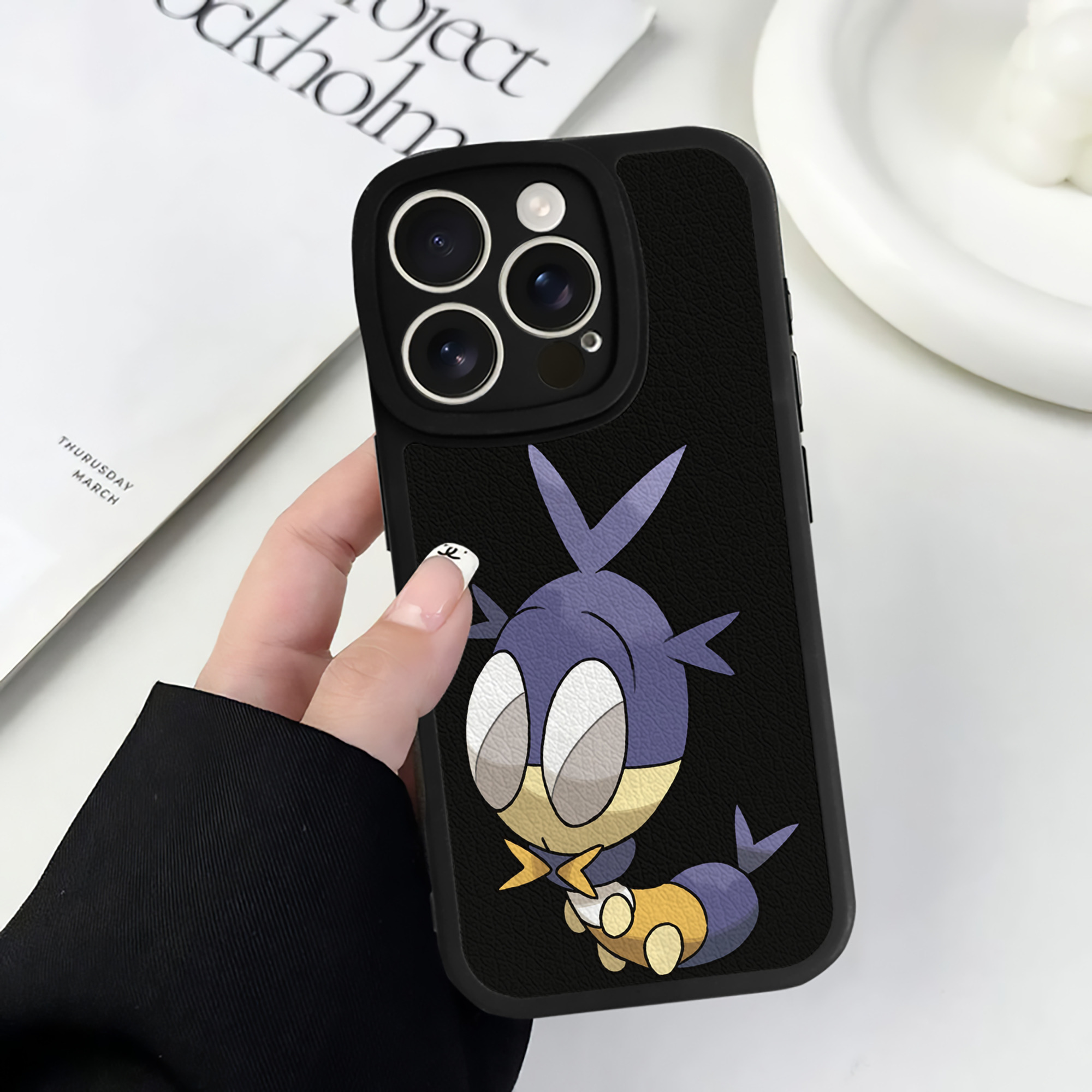 （画像用） ポケットモンスター Pokémon 【iPhone 16シリーズ対応】シリコンスマホケース（レザー調） 材質：シリコン